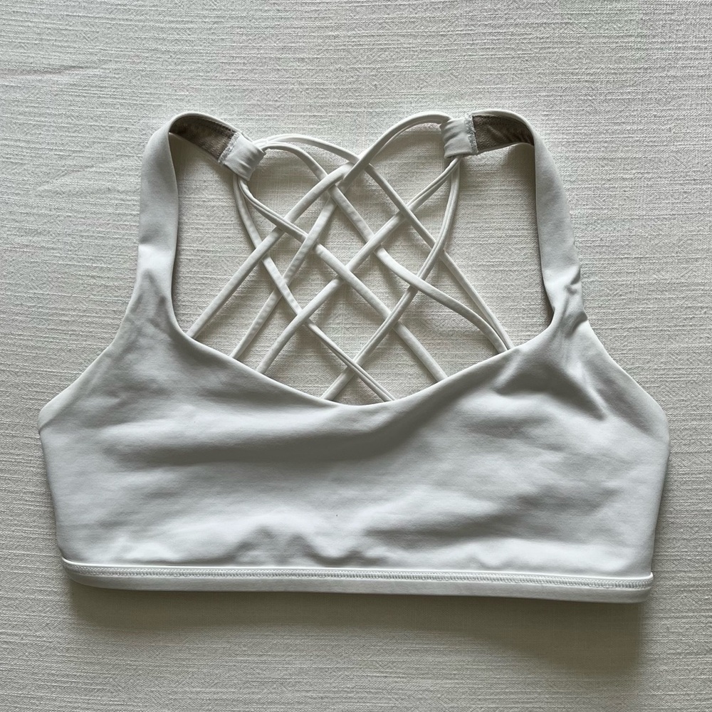 Lululemon Free to Be Bra